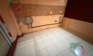Casa de 5 ambientes con cocheras + monoambiente