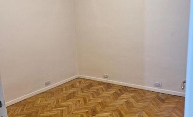 Semipiso palier privado. Libertad y Arroyo. Contra frente.