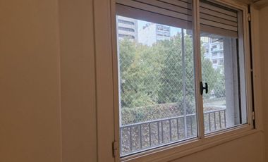 Semipiso palier privado. Libertad y Arroyo. Contra frente.