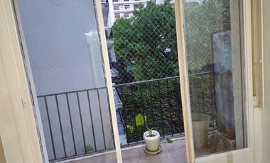 Semipiso palier privado. Libertad y Arroyo. Contra frente.