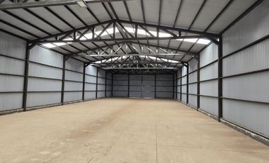 En Alquiler Galpón de 420m2 en lote de 3500m2 sobre calle Trenque Lauquen Neuquén