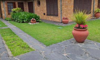 CHALET SOBRE DOS LOTES