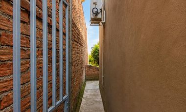 Casa en venta B° 100 Viviendas, Aristóbulo del Valle