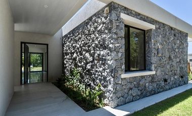 Casa a estrenar en alquiler en La Concepcion Lujan