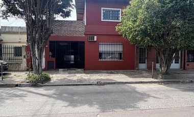 Venta, PH, 6 Ambientes, Lavadero, Patio, Terraza, Parrilla, Cochera, Caseros