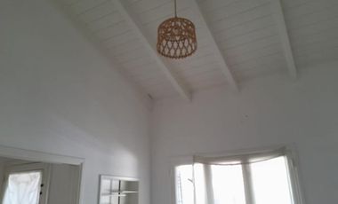 CHALET BIEN UBICADO - IDEAL PARA RECICLAR - ADROGUÉ