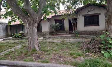 CHALET BIEN UBICADO - IDEAL PARA RECICLAR - ADROGUÉ