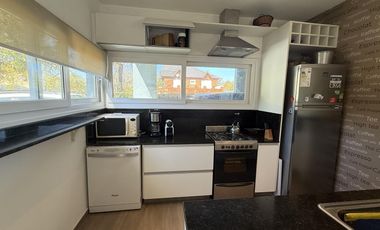 Casa en alquiler. Quintas del Sol, Ezeiza. 4 amb. piscina