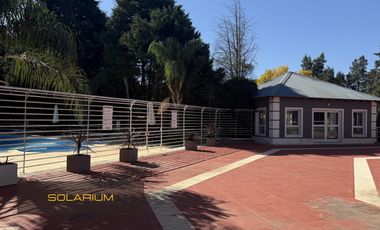 Casa en alquiler. Quintas del Sol, Ezeiza. 4 amb. piscina
