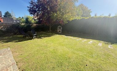 Casa en alquiler. Quintas del Sol, Ezeiza. 4 amb. piscina