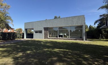 Casa en alquiler. Quintas del Sol, Ezeiza. 4 amb. piscina