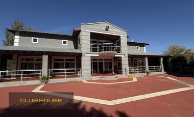Casa en alquiler. Quintas del Sol, Ezeiza. 4 amb. piscina