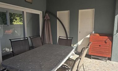 Casa en alquiler. Quintas del Sol, Ezeiza. 4 amb. piscina