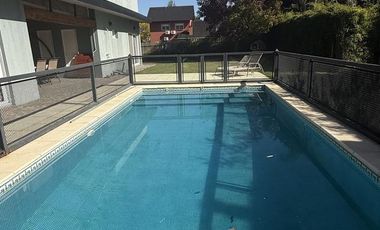 Casa en alquiler. Quintas del Sol, Ezeiza. 4 amb. piscina
