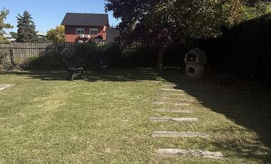 Casa en alquiler. Quintas del Sol, Ezeiza. 4 amb. piscina