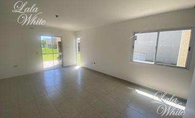Casa en Venta en Laguna Azul Apto Crédito