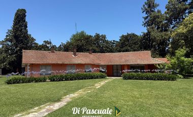 VENTA Quinta Con Dependencia, 2 Quinchos, Pileta y Cancha De Paddle Ideal Inversores - Trujui
