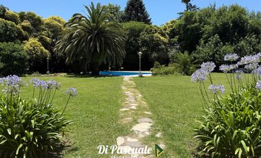 VENTA Quinta Con Dependencia, 2 Quinchos, Pileta y Cancha De Paddle Ideal Inversores - Trujui