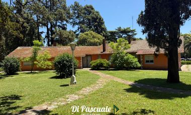 VENTA Quinta Con Dependencia, 2 Quinchos, Pileta y Cancha De Paddle Ideal Inversores - Trujui