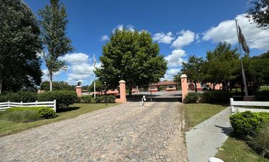 Alquiler Anual  Casa en Haras del Sol - Pilar ( Disponible a partir de Abril)