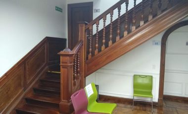 Oficina en Belgrano, 17 ambientes en edificio de categoría.