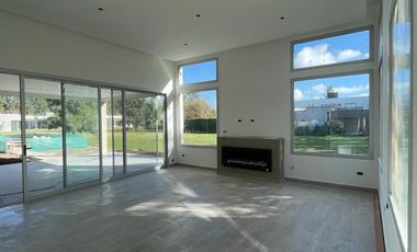 VENTA CASA 4 AMBIENTES MIRALAGOS II