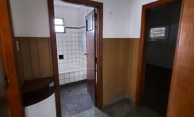 Oficina/ Casa uso comercial