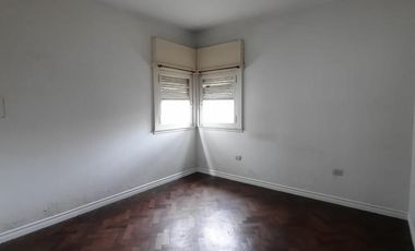 Oficina/ Casa uso comercial