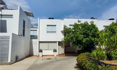 Casa cerca a la playa, amoblada en arriendo, en rodadero