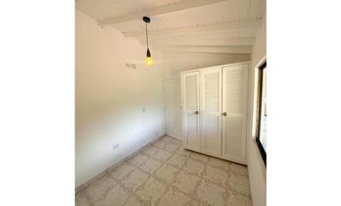 ARRIENDA PLUS INMOBILIARIO. Casa en Santa elena Cerca al D1