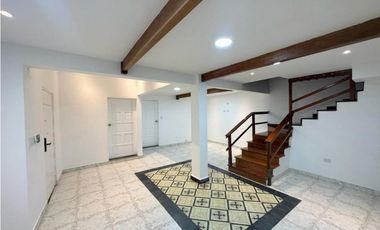 ARRIENDA PLUS INMOBILIARIO. Casa en Santa elena Cerca al D1