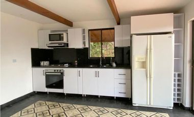 ARRIENDA PLUS INMOBILIARIO. Casa en Santa elena Cerca al D1