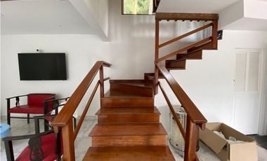 ARRIENDA PLUS INMOBILIARIO. Casa en Santa elena Cerca al D1