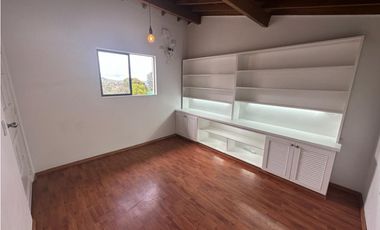 ARRIENDA PLUS INMOBILIARIO. Casa en Santa elena Cerca al D1