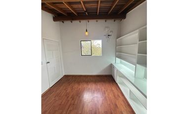 ARRIENDA PLUS INMOBILIARIO. Casa en Santa elena Cerca al D1