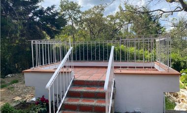 ARRIENDA PLUS INMOBILIARIO. Casa en Santa elena Cerca al D1