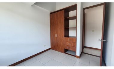 ARRIENDO APARATMENTO LA VEGA