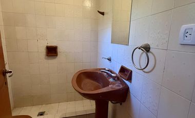 Chalet 4 Ambientes con Parque y Quincho