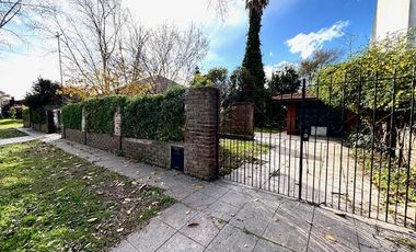 Chalet 4 Ambientes con Parque y Quincho