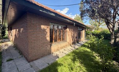 Chalet 4 Ambientes con Parque y Quincho
