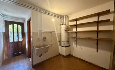 Chalet 4 Ambientes con Parque y Quincho
