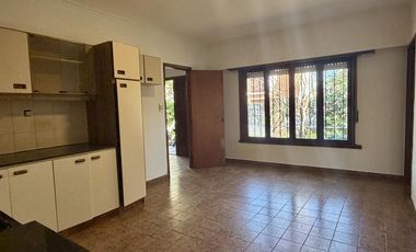 Chalet 4 Ambientes con Parque y Quincho