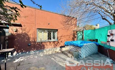 CASA DESARROLLADA EN UNA PLANTA DOS DORMITORIOS, PATIO Y TERRAZA
