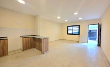 Casa a estrenar 3D, Belisario Roldan 1ra cuadra alt Av Mate de Luna 4100. zona parque Guillermina
