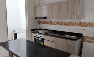 ARRIENDO CASA 160 M2 3 PISOS - EL CEDRO - CHIA