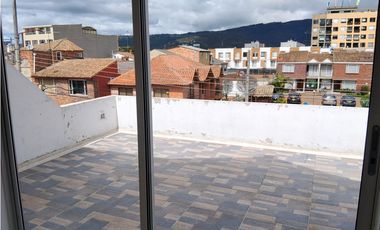 ARRIENDO CASA 160 M2 3 PISOS - EL CEDRO - CHIA