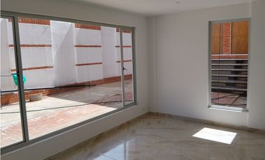 ARRIENDO CASA 160 M2 3 PISOS - EL CEDRO - CHIA