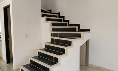 ARRIENDO CASA 160 M2 3 PISOS - EL CEDRO - CHIA