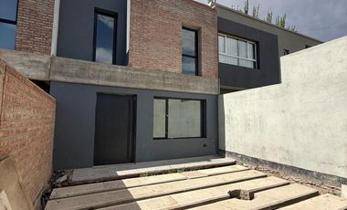 Venta Duplex 2 Dormitorios en Tierra Mansa
