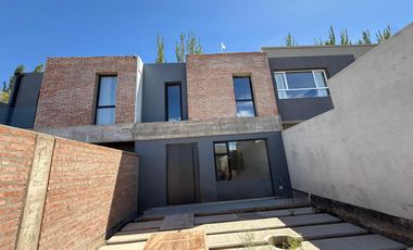 Venta Duplex 2 Dormitorios en Tierra Mansa